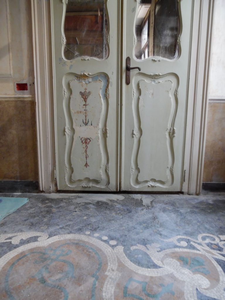 Prova di pulitura della porta 1